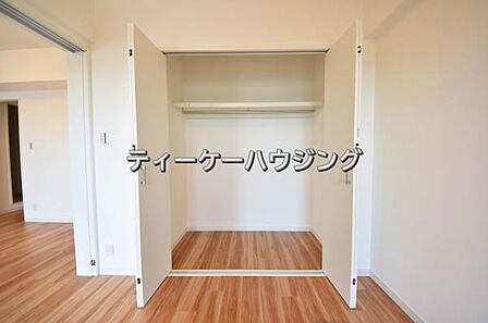 ゆとりある収納は、持ち物が多い方でもすっきりした生活を送れる筈です。