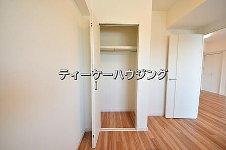 ゆとりある収納は、持ち物が多い方でもすっきりした生活を送れる筈です。