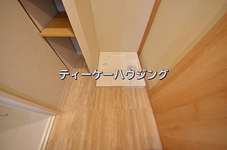 大容量の洗濯機にも対応できる洗濯機置き場を確保。