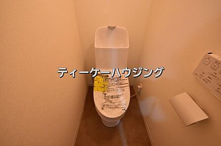 温水洗浄機能付き便座を標準装備。清潔で快適な空間を演出します。 