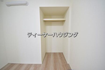 ゆとりある収納は、持ち物が多い方でもすっきりした生活を送れる筈です。