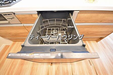 毎日使うものだから、キレイはもちろん食洗器なら除菌に手間はかかりません。お子様の食器洗いも安心。