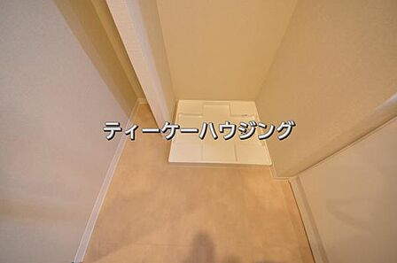 大容量の洗濯機にも対応できる洗濯機置き場を確保。
