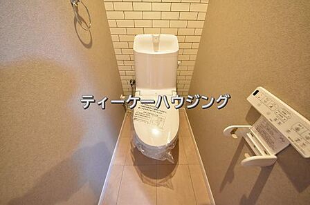 温水洗浄機能付き便座を標準装備。清潔で快適な空間を演出します。 