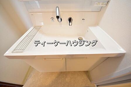 一日のスタートは清潔な洗面所から。