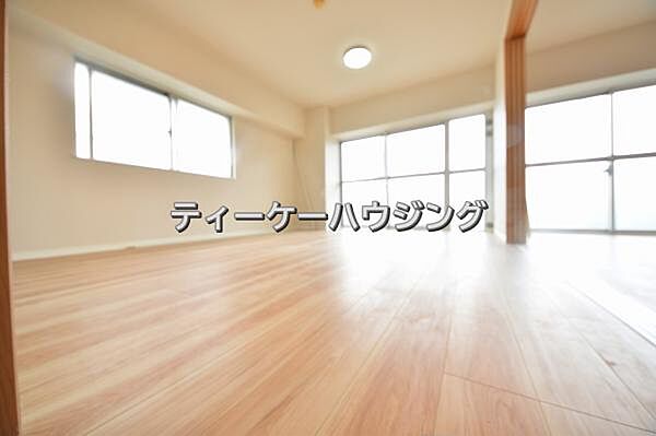 リビング/ダイニングを拡大表示