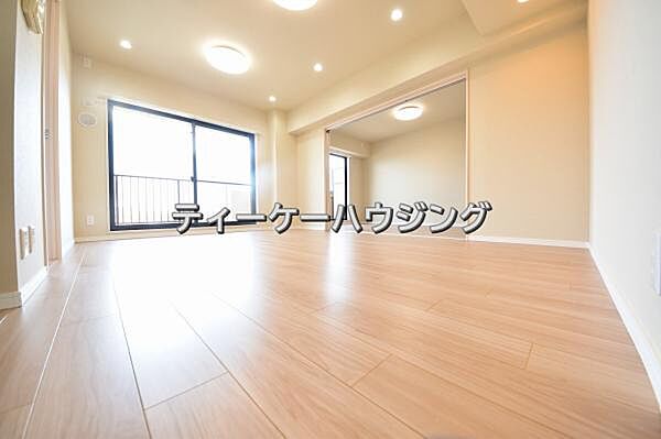 リビング/ダイニングを拡大表示