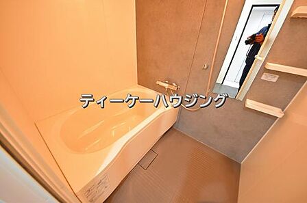 お子さんと一緒でもゆとりな広さです。快適・清潔な空間で心も体もオフになる時間を楽しんでみませんか。