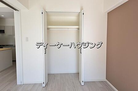 ゆとりある収納は、持ち物が多い方でもすっきりした生活を送れる筈です。