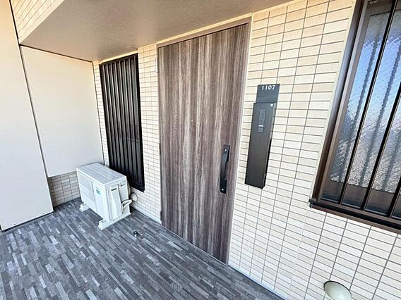 明るく広い廊下...