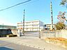 周辺：市原市立千種小学校 徒歩20分。 1580m