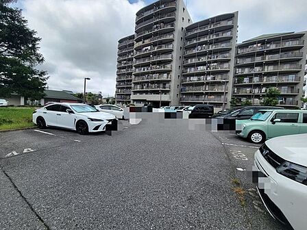 駐車場　1台権利有