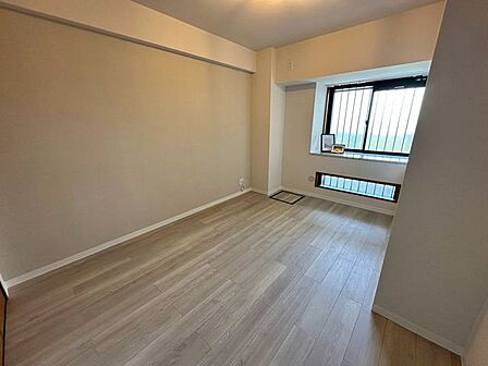 子供部屋にぴったりな洋室。明るい空間で成長を見守ります