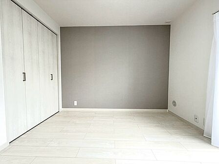 子供部屋にぴったりな洋室。明るい空間で成長を見守ります
