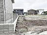 外観：周囲の環境と調和しながら、自分らしい暮らしの理想を自由に描き出せる、ゆとりある広さが魅力の敷地です。