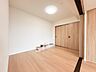 洋室：今からここを誰のお部屋にしようか、そんな洋室。 