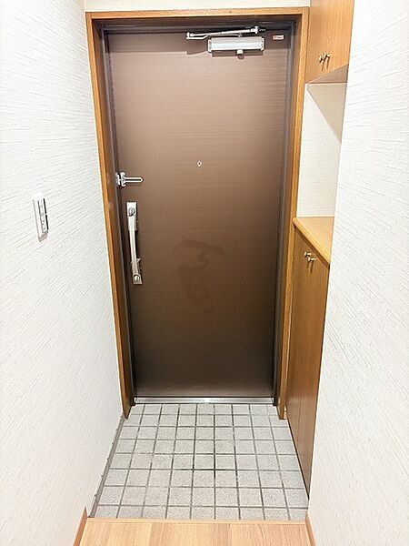 玄関を拡大表示