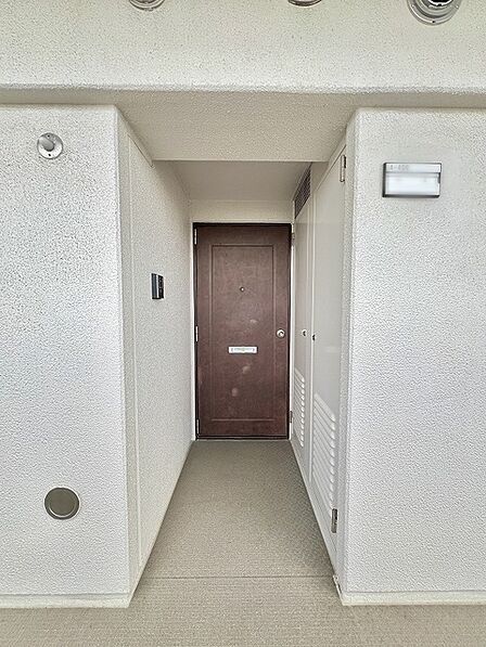 日々を静かに迎える落ち着いた佇まいが、帰宅するたびに心地よい安らぎをもたらしてくれる空間です。