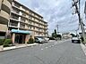 外観：穏やかな街並みに溶け込む、落ち着いた佇まいと安心感のある外観が日常を心地よく演出します。