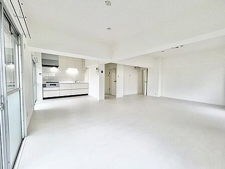 白を基調としたすっきりと広がりを感じさせる空間が心地よい毎日を彩ります