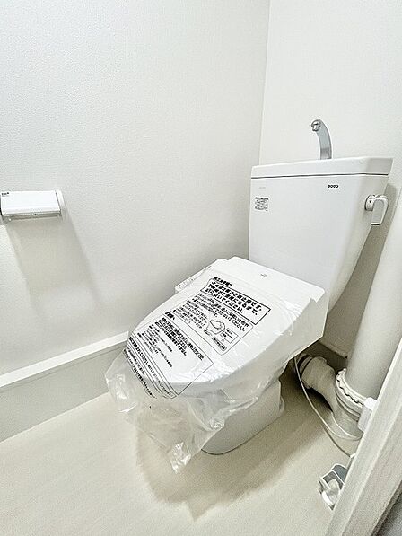 白を基調とした清潔感のある空間が広がり、落ち着いた心地よい時間を過ごすことができます。