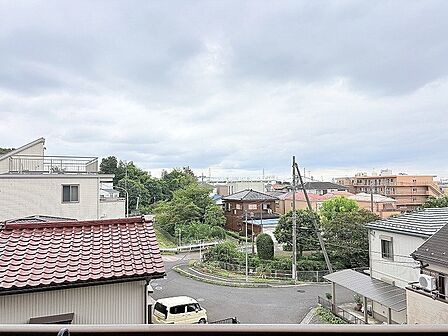 空の広がりを感じられる穏やかな眺望が日々の暮らしに心地よいゆとりをもたらします