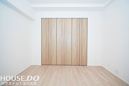 ■■本日内覧可能■■阪急各線利用可能な十三駅まで徒歩10分!4階部分の2SLDK。2026年6月リフォーム済で水回りも新調、即入居可能!15.7帖の広々LDKに全室洋室6帖以上のゆとりある空間です♪