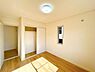 室内：広々とした居住空間は日々の暮らしを彩り、 心のやすらぎと満足感を与えてくれます。