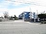 周辺：大浜小学校（633m）
