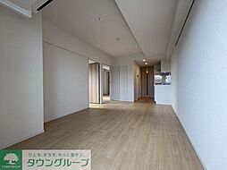 リーフシティ市川　ザ・レジデンス 910 9階2LDKのリビング/ダイニング