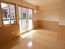 ルミエール 1階1LDKのリビング/ダイニング