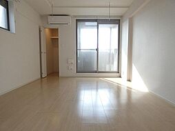 ロイヤル　スリー 4階1Kのリビング/ダイニング