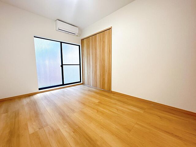 室内 氷見市園1141-3