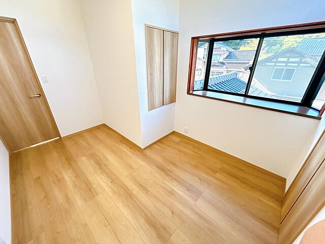 室内 氷見市園1141-3