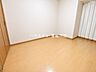 洋室：6帖洋室：小ぶりなお部屋ですが、収納もしっかりとあるので、お部屋を広く使えます。※一部CG家具消し加工処理をしています。