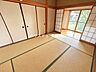 和室：西側和室：2か所から出入りができるので、生活スタイルに合わせてお使いいただけます。家事動線も良くお掃除がしやすくなっています。※一部CG家具消し加工処理をしています。