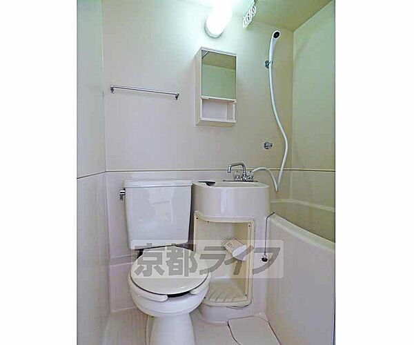 画像29:トイレの別角度写真です。