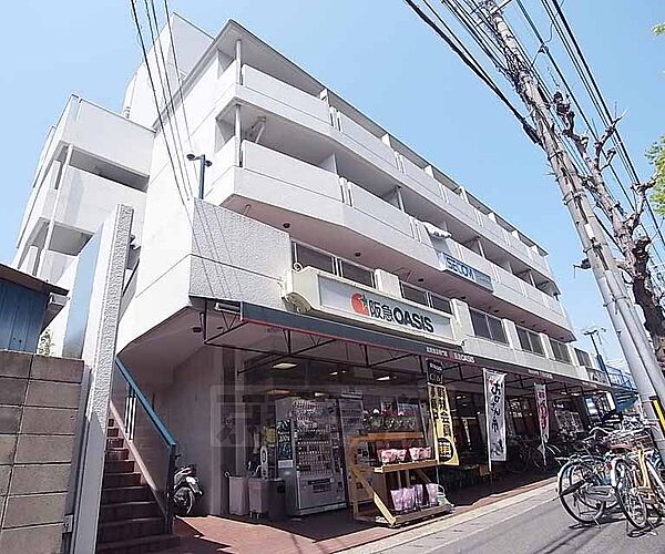 阪急オアシス　白川通店まで183m 阪急百貨店グループのスーパーです