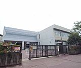 詳徳中学校まで400m 活気のある中学校です。