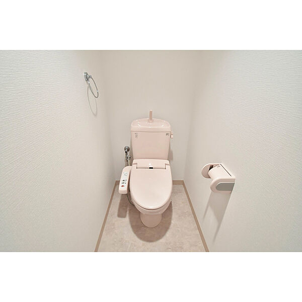 画像14:シンプルで使いやすいトイレです