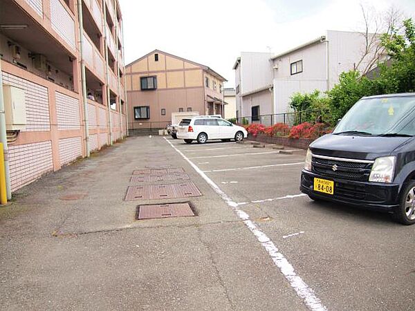 画像7:駐車場があるので、車を買う予定の方も安心です
