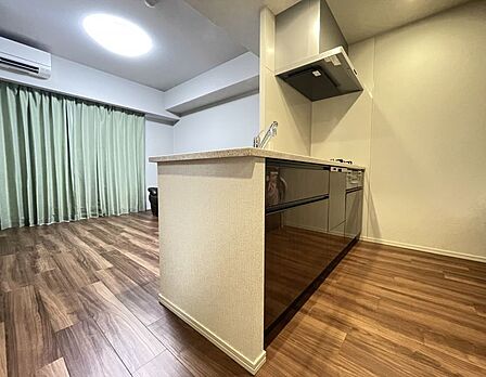来客時もおしゃべりをしながら料理ができる、嬉しい対面キッチン！