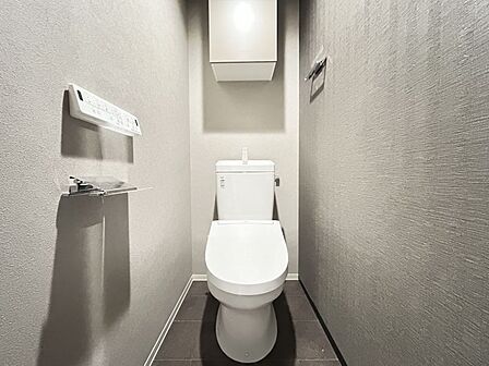 トイレは温水洗浄便座付きでいつでも清潔!冬場も快適に使えます♪