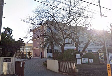 伊勢山中学校まで1700m 徒歩約22分