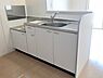キッチン：人気のカウンターキッチンです。