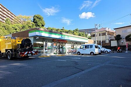 ファミリーマート 町田南大谷店まで約418ｍ