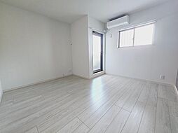 Kvell Garden 香里II 1階1Kのリビング/ダイニング