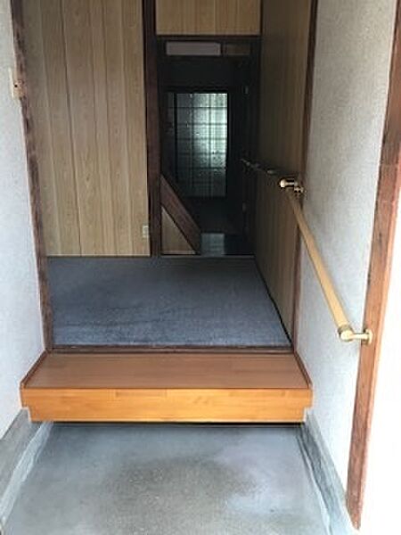玄関を拡大表示