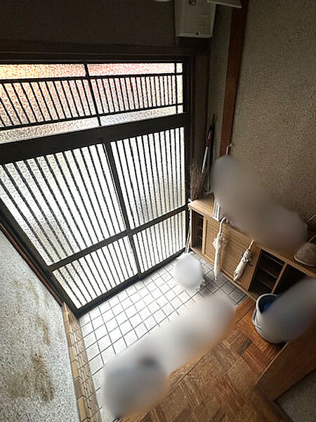 玄関を拡大表示