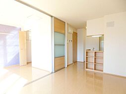 エスト・レザン 2階1LDKのリビング/ダイニング